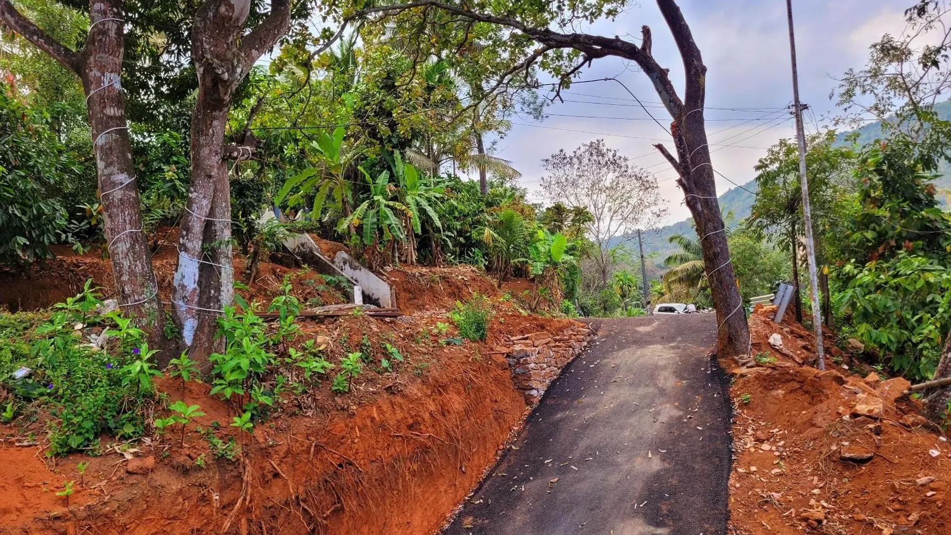 Newcastle Holidays & Resorts - Entire Property - 5 Bedrooms Kitchen Dining - Pool Coming Soon Kumudi