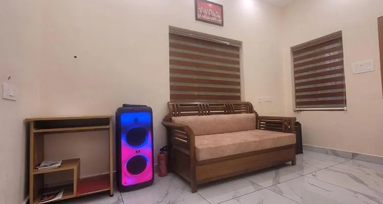 Вилла Newcastle Holidays & Resorts - Entire Property - 5 Bedrooms Kitchen Dining - Pool Coming Soon Kumudi