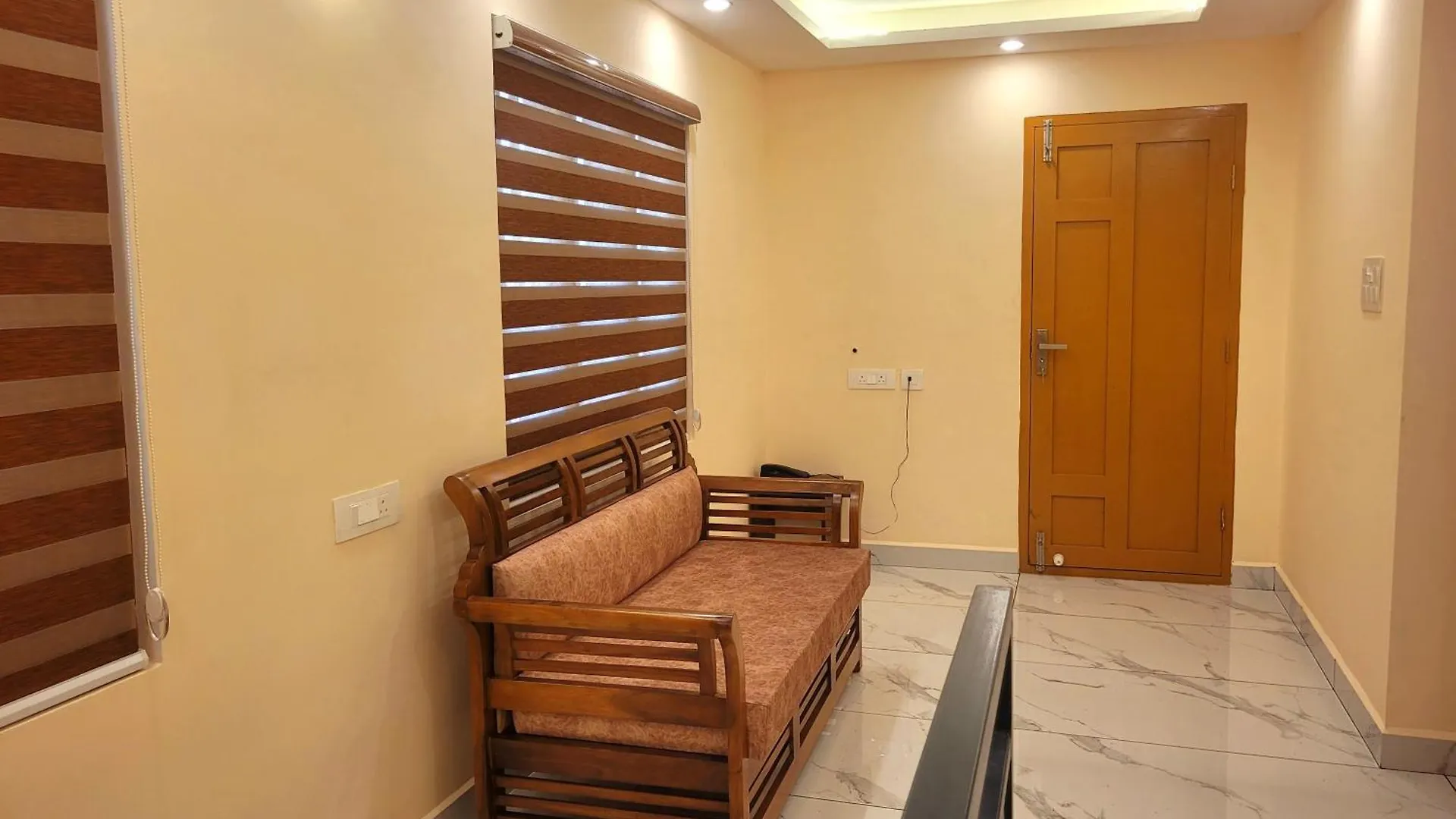 Newcastle Holidays & Resorts - Entire Property - 5 Bedrooms Kitchen Dining - Pool Coming Soon Kumudi 0*,  Indie