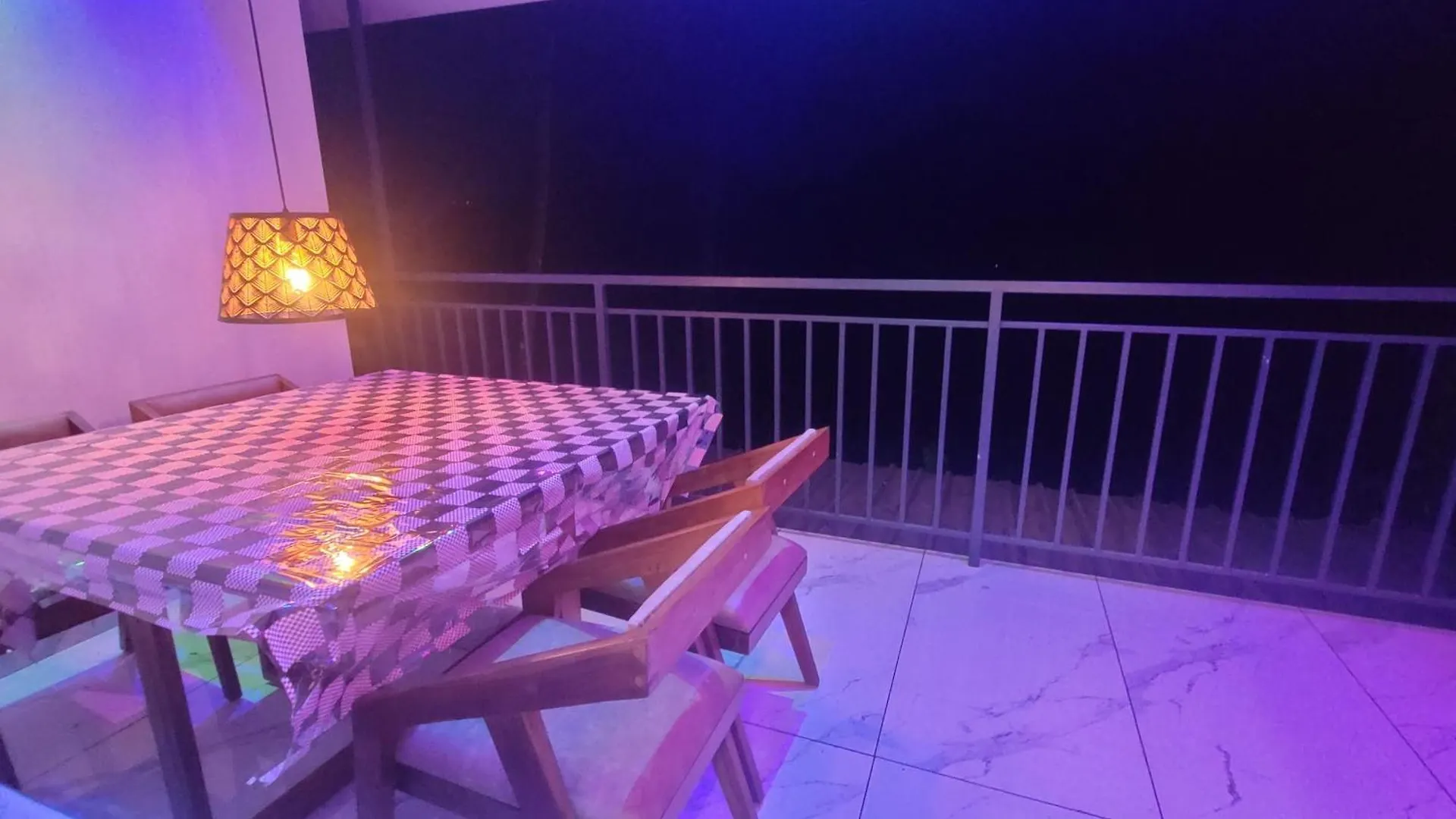 Newcastle Holidays & Resorts - Entire Property - 5 Bedrooms Kitchen Dining - Pool Coming Soon Kumudi Vila
