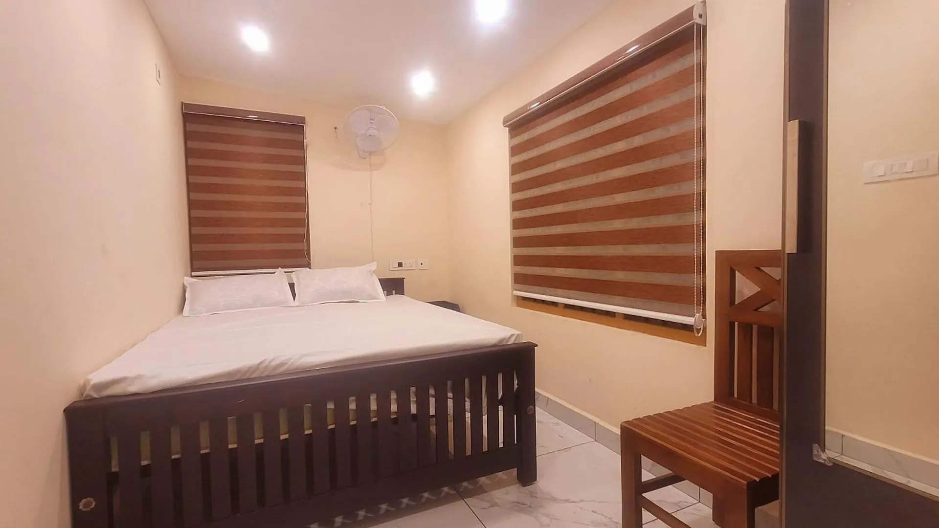 Newcastle Holidays & Resorts - Entire Property - 5 Bedrooms Kitchen Dining - Pool Coming Soon Kumudi Vila